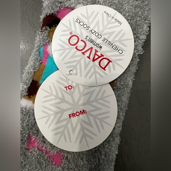 NWT Cute puppy fuzzy grip socks - Picture 4 of 5